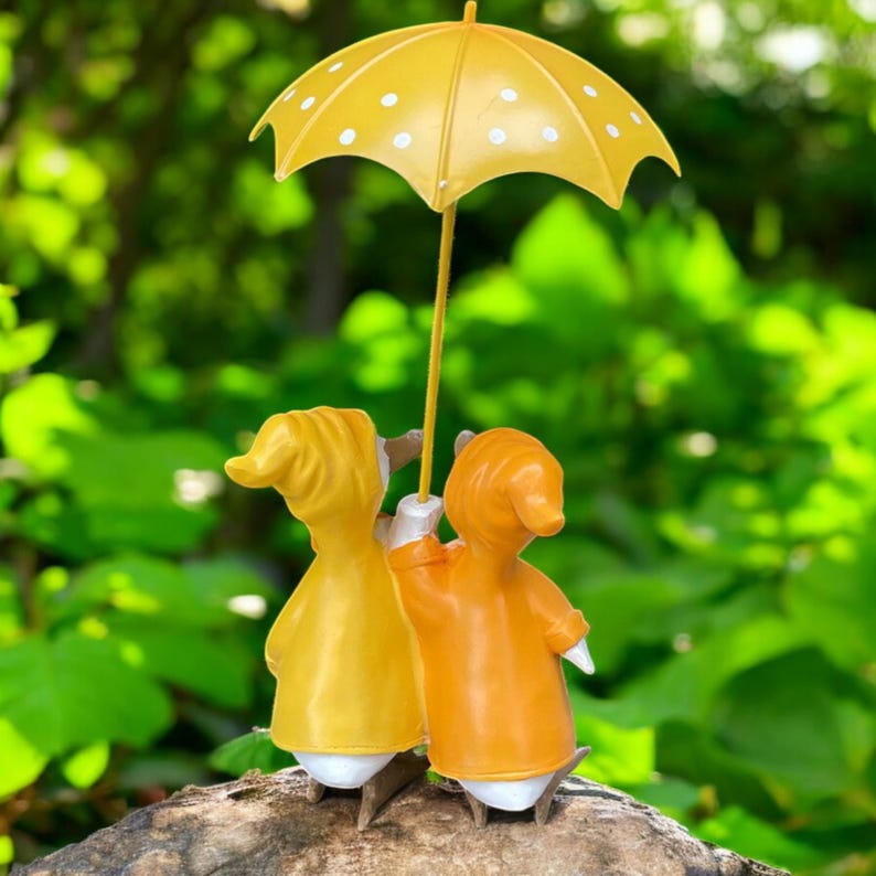 Resin Duck Couple Garden Sculpture
