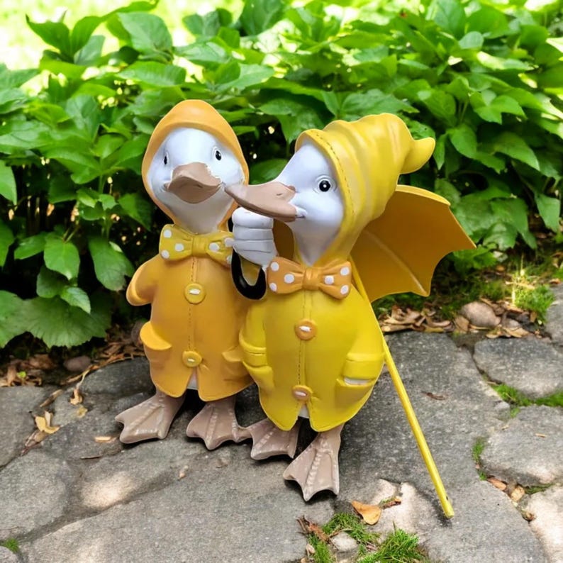 Resin Duck Couple Garden Sculpture