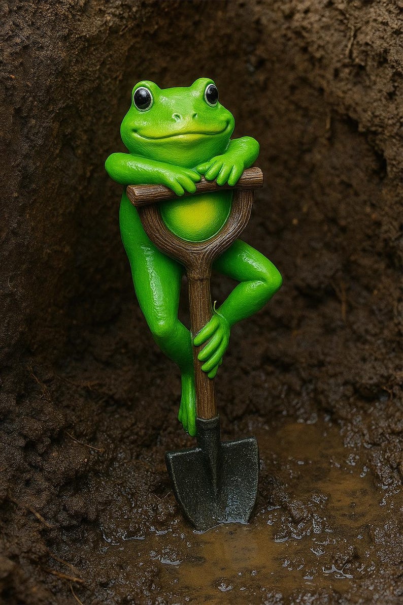 Resin Frog Shovel Garden Ornament